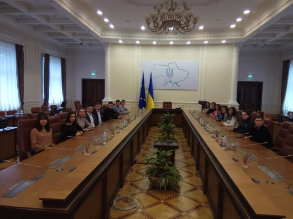 Екскурсія до Будинку Уряду України